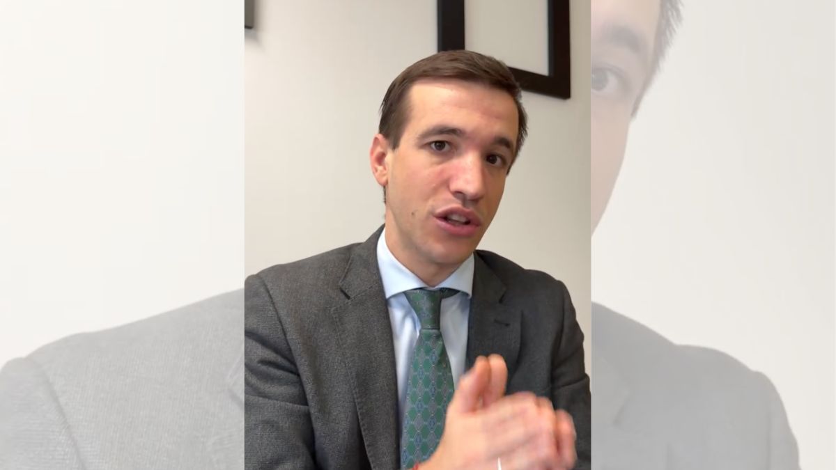 Juan Manuel Lorente, advocaat: “Als je een onbepaald vast contract hebt, maar je bent maar een maand of anderhalve maand weg bij het bedrijf, dan ben je echt van onbepaalde duur”