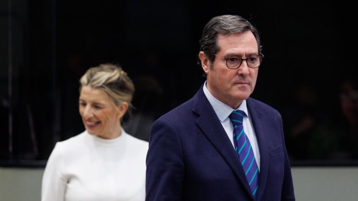 Labour breekt met CEOE en zal alleen met de vakbonden onderhandelen over de verlenging van de overlijdensvergunning: “ze zijn gaan zitten om overal nee op te zeggen” en dat we “achteruit gaan” op het gebied van rechten