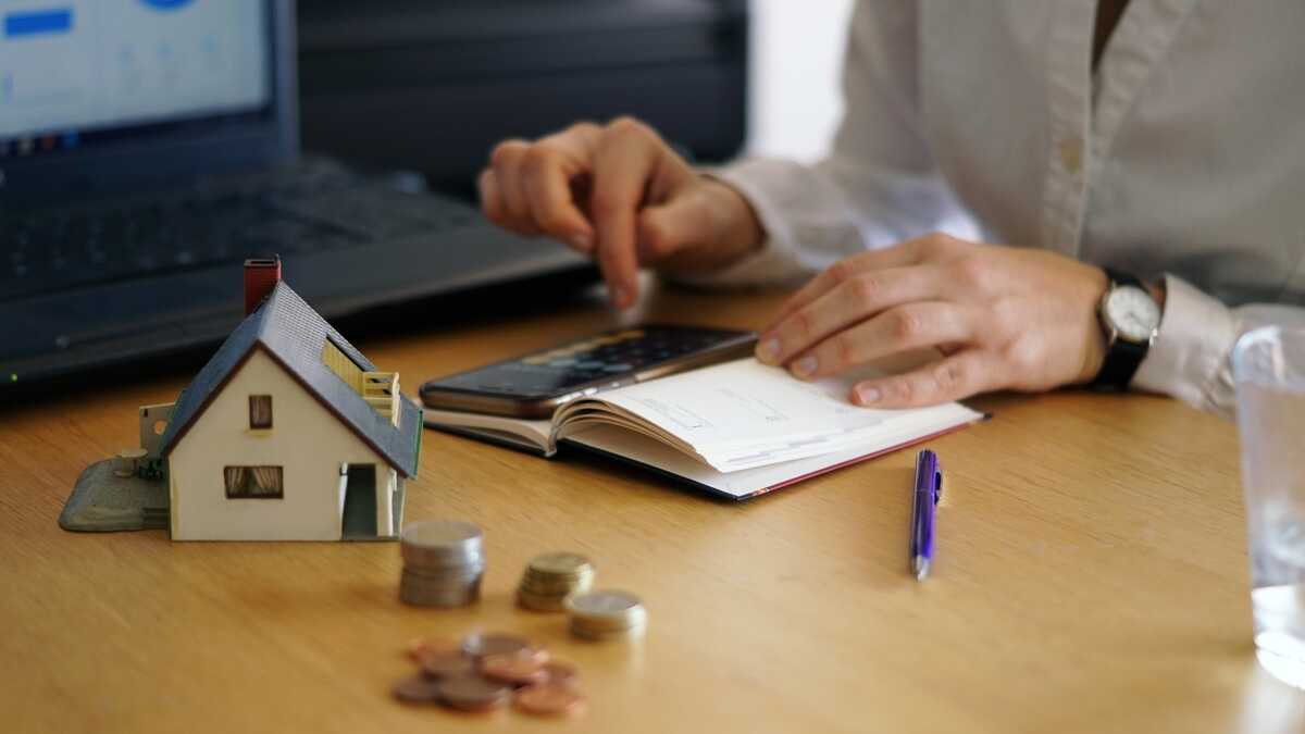 De TS maakt een einde aan een praktijk van het ministerie van Financiën waarbij de personenbelasting werd opgedreven bij de verkoop van huurwoningen