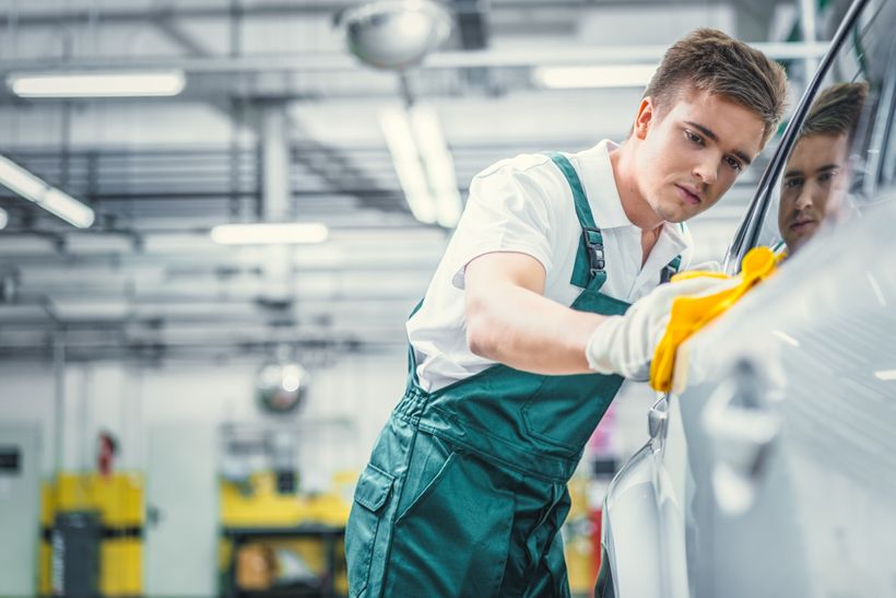 Operator produceert auto's