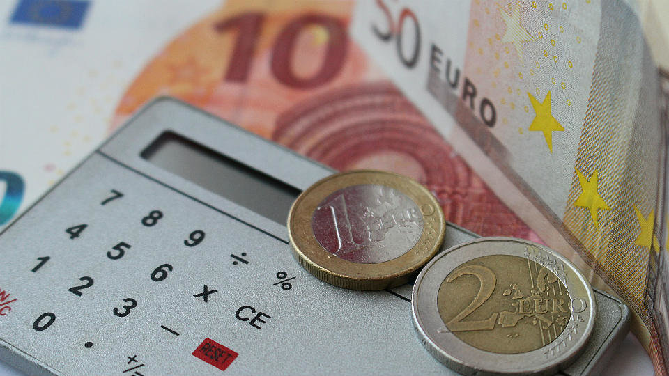 De Sociale Zekerheid werkt haar calculator bij zodat zelfstandigen hun bijdrage in 2026 kennen