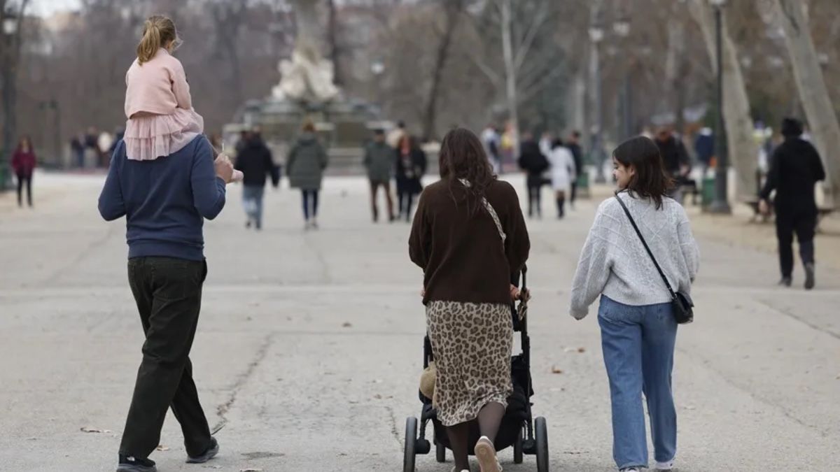 Een man wordt ontslagen zonder compensatie omdat zijn vrouw zwanger is: “het is redelijk om te denken dat hij misbruik zou maken van het verlof dat de wet in die gevallen toekent”