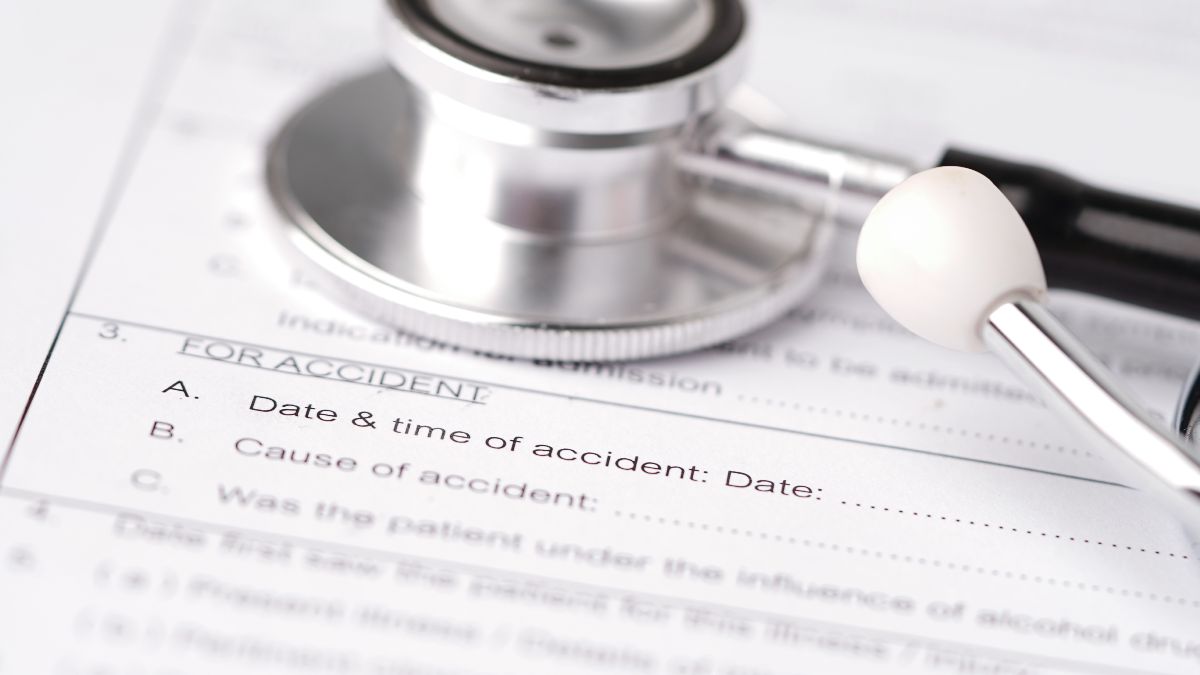 Het Hooggerechtshof veroordeelt een werknemer tot gevangenisstraf wegens het vervalsen van een medisch rapport om zijn ziekteverlof met nog een dag te verlengen