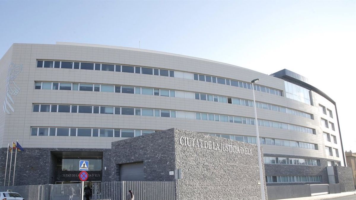 Veroordeeld tot gevangenisstraf wegens vernedering van een collega met dwerggroei: ze zongen ‘het lied van de dwergen’ terwijl ze langskwamen