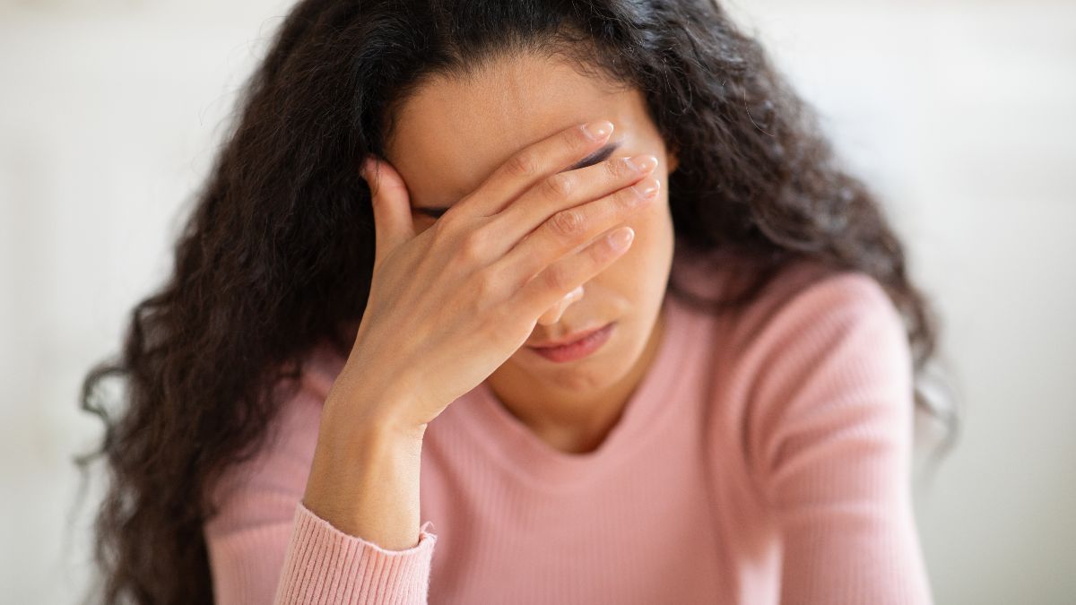 Ze klaagt nadat ze is ontslagen tijdens ziekteverlof en tijdens een proefperiode en verliest uiteindelijk 3.000 euro omdat ze twee keer heeft geklaagd: ze heeft de eerste rechterlijke uitspraak niet nageleefd