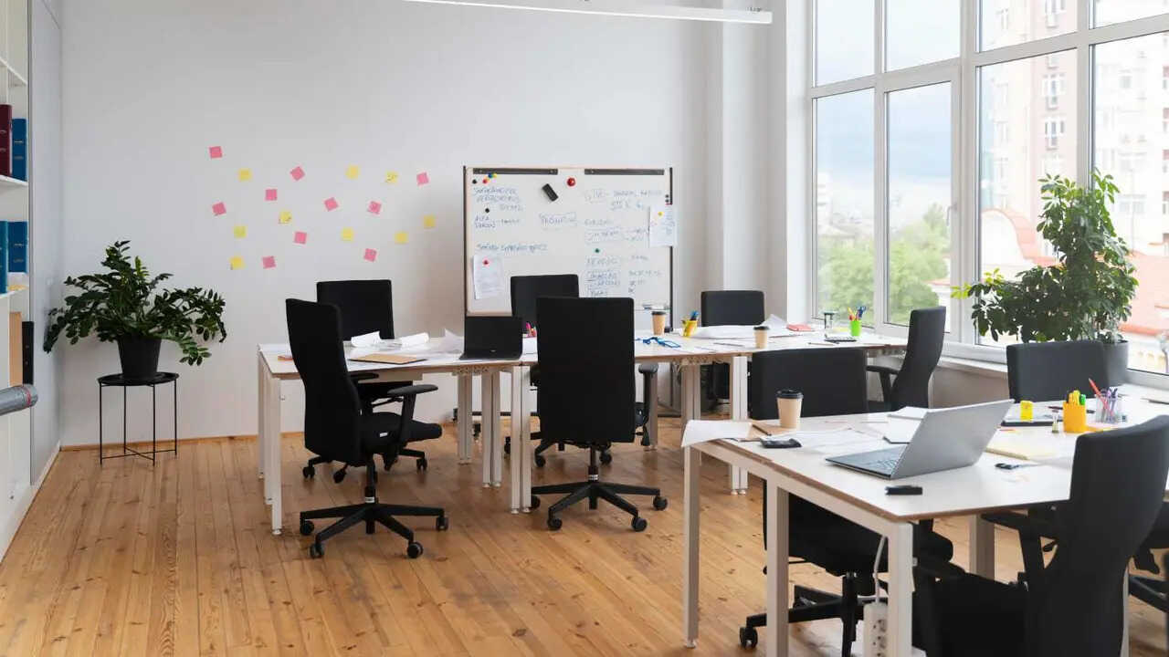 Ziekteverzuim kost bedrijven 15.000 miljoen euro en slechts een derde van het verzuim is te wijten aan ziekte