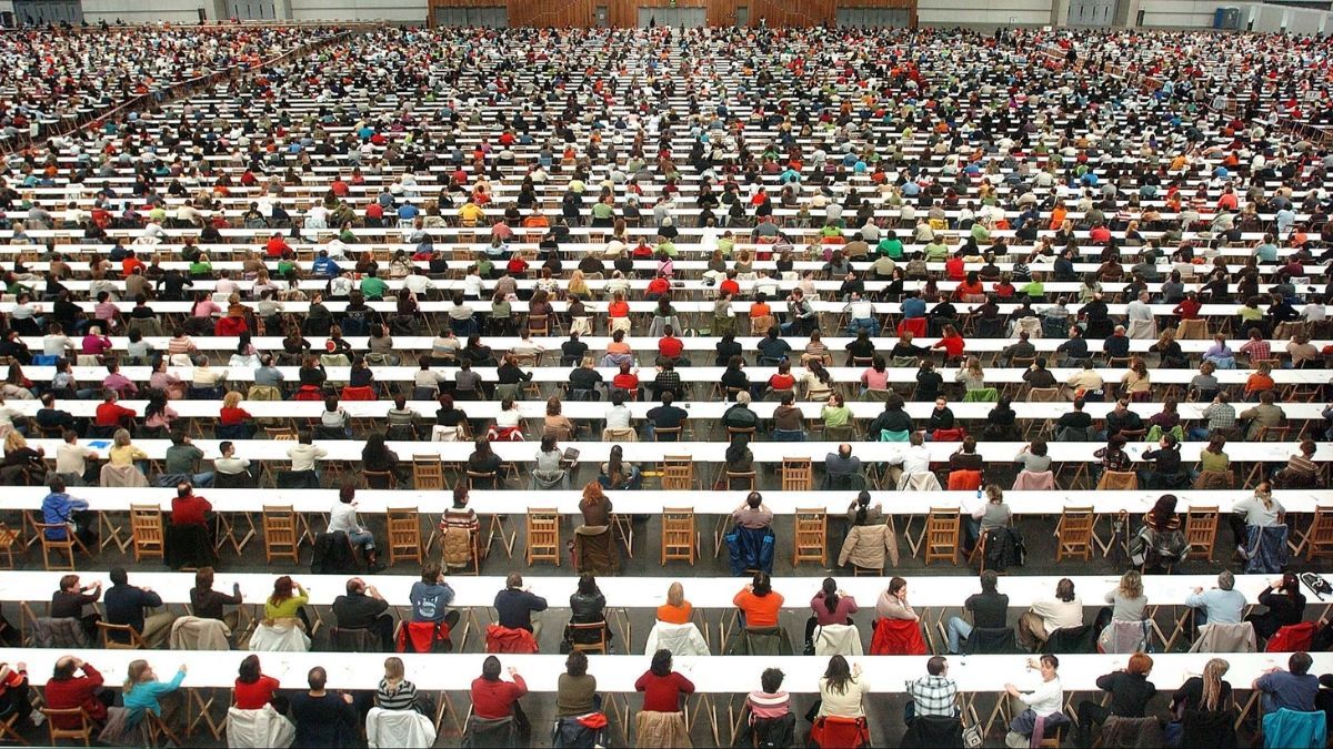 De BOE kondigt nieuwe oproepen aan voor opposities met 1.476 plaatsen voor een carrièreambtenaar