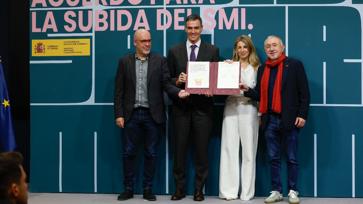 De regering tekent samen met de vakbonden de verhoging van de SMI naar 1.221 euro in 2026