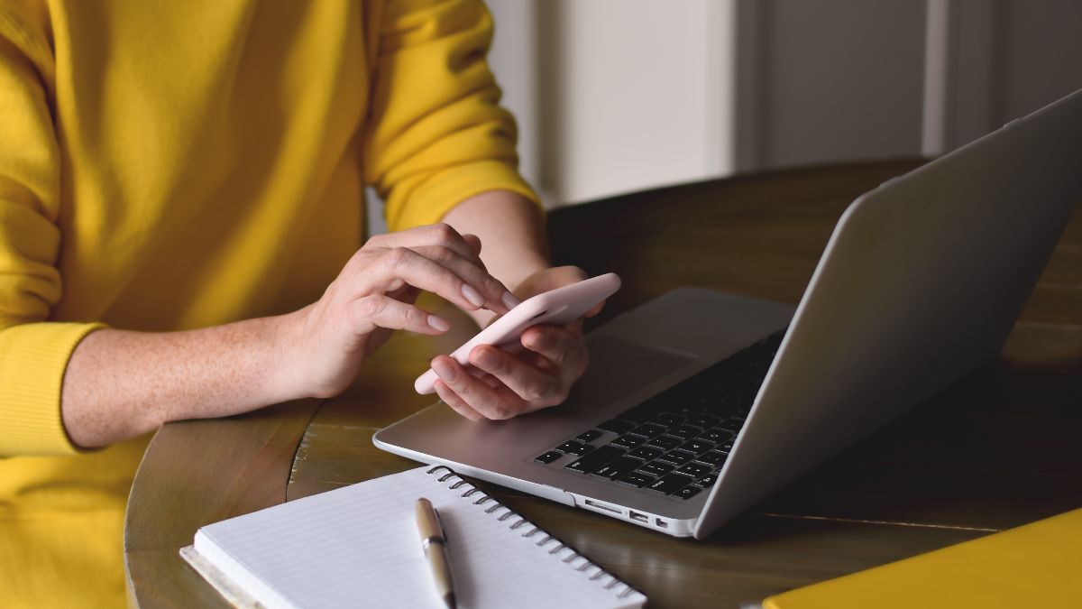 Een bedrijf krijgt een boete van 80.000 euro omdat het de mobiele telefoons van werknemers gebruikt om dubbele authenticatiecodes te ontvangen