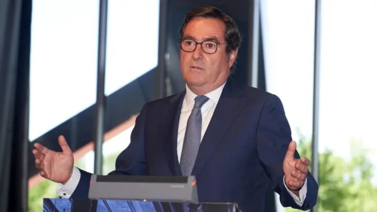 Garamendi bekritiseert ‘verzuim’ op het werk, dat ‘vaker’ voorkomt op maandag en vrijdag, en verwerpt dat Labour wil dat vakbonden bedrijven ‘sturen’