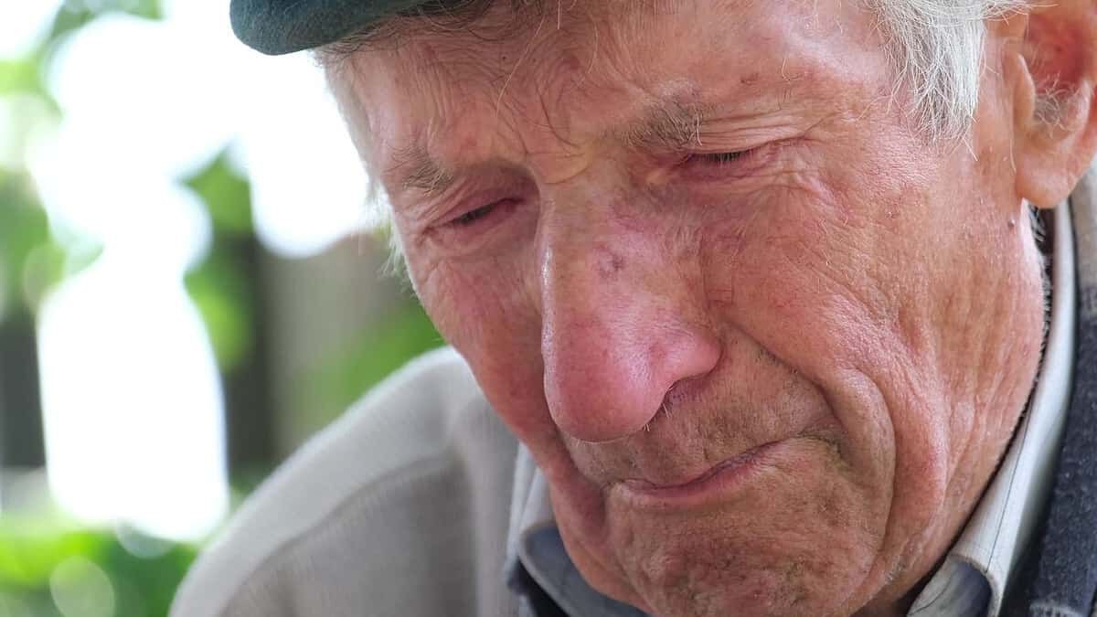 Justitie bevestigt dat er geen recht is op compensatie bij onredelijk ontslag wanneer de werknemer weigert terug te keren omdat hij met pensioen is als het bedrijf kiest voor herplaatsing