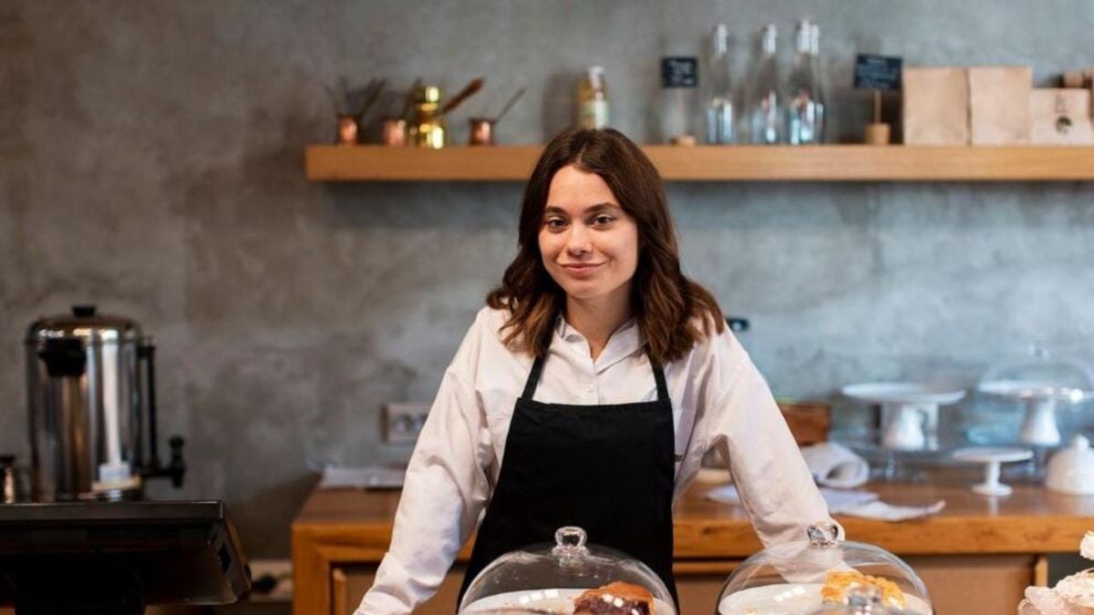 Sole, 22 jaar, moeder en eigenaresse van een bar: "Ik begon met 800 euro en twee kinderen. Het was niet gemakkelijk, er waren dagen dat ik 19 uur alleen werkte"