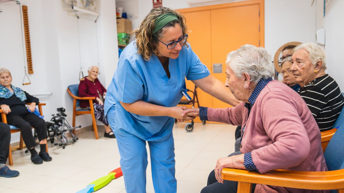 Ze wordt ontslagen uit de residentie omdat ze daar 30 nachten heeft doorgebracht zonder dat het haar beurt was om haar vriend te vergezellen, hoewel ze hielp met schoonmaken en met het eten
