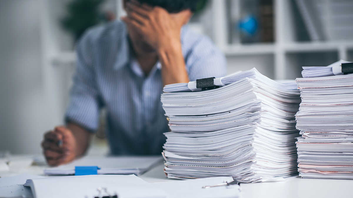 De Sociale Zekerheid wil de periode die zelfstandigen hebben om het ontslag van hun werknemers door te geven, verdubbelen