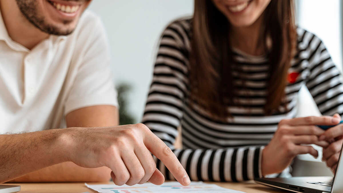 Zelfstandigen kunnen de salarissen verhogen zonder op deze manier de arbeidskosten te verhogen