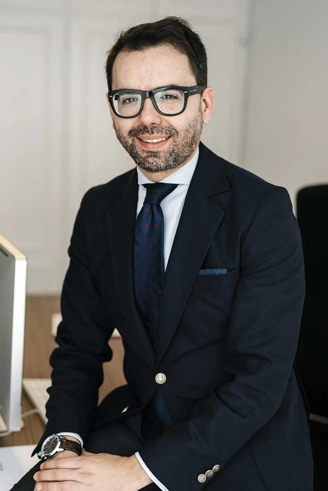 Jose Matero Ruescas is partneradvocaat bij Marín y Mateo Abogados.