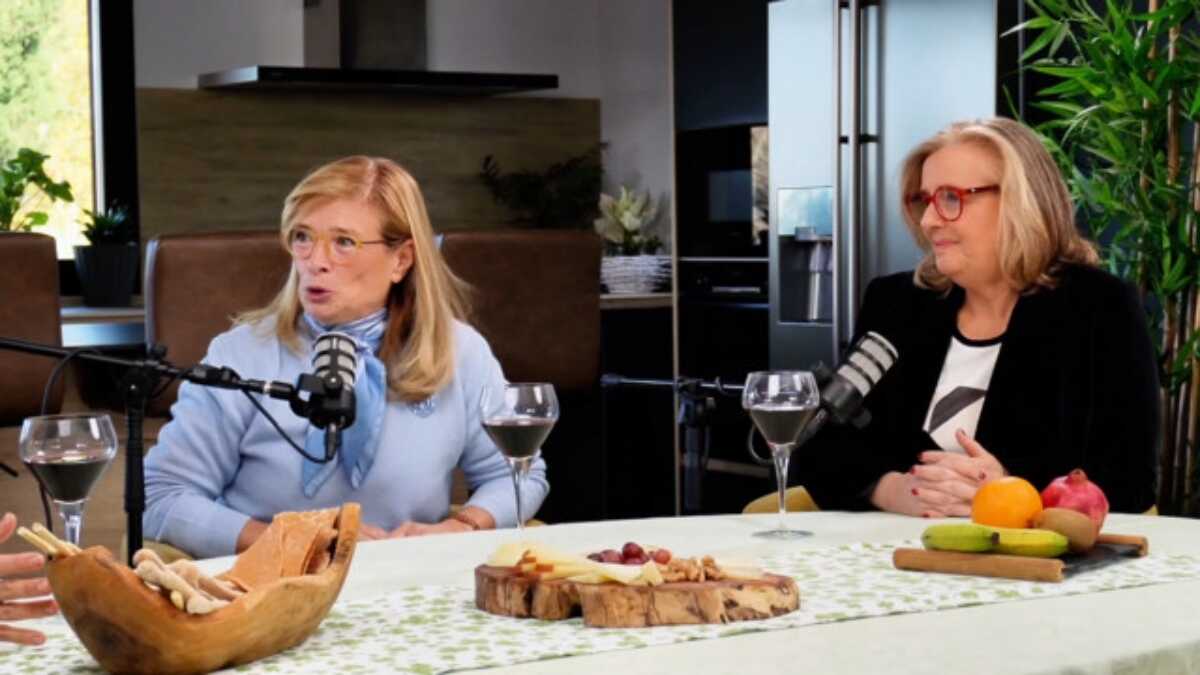 de podcast onder leiding van vrouwen die laat zien dat er geen leeftijdsgrens is om een ​​bedrijf te starten