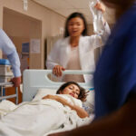 Zelfstandigen en kmo’s zijn niet langer verplicht om extra dagen te geven aan hun werknemers als zij reizen om gezinsleden te verzorgen