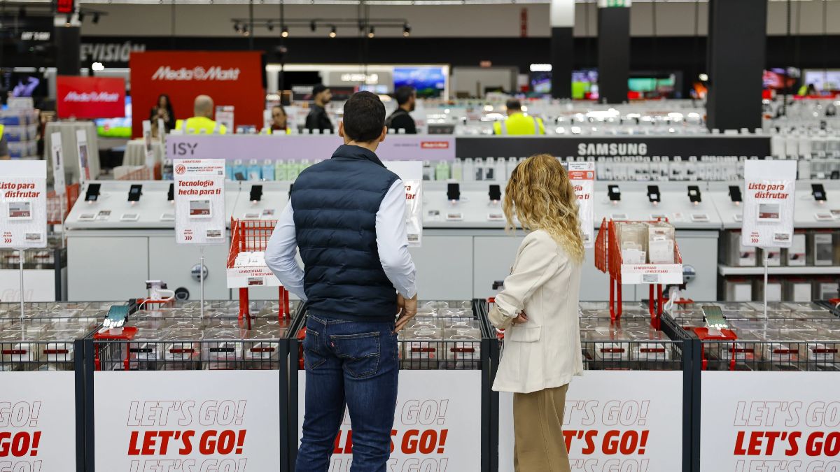 Bedrijven kunnen niet zonder reden dagelijks hun werknemerstassen of rugzakken doorzoeken: MediaMarkt deed het en moet 7.251 euro betalen aan een werknemer
