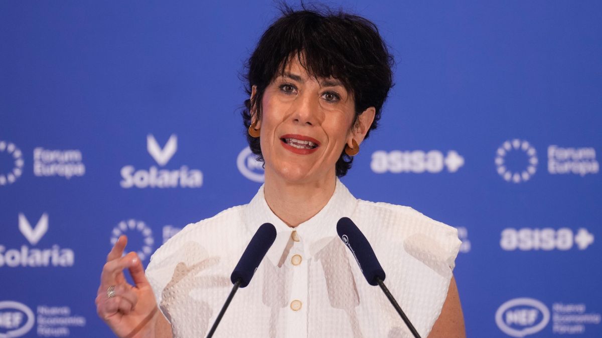 Elma Saiz verdedigt dat de toename van het ziekteverlof “niet de verantwoordelijkheid van de werknemers is”