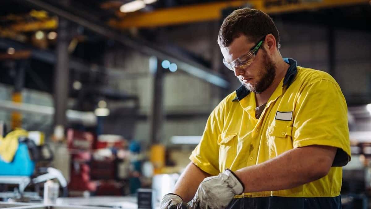 Uitzendkrachten moeten hetzelfde salaris krijgen als zij dezelfde functies uitoefenen en onder dezelfde cao vallen