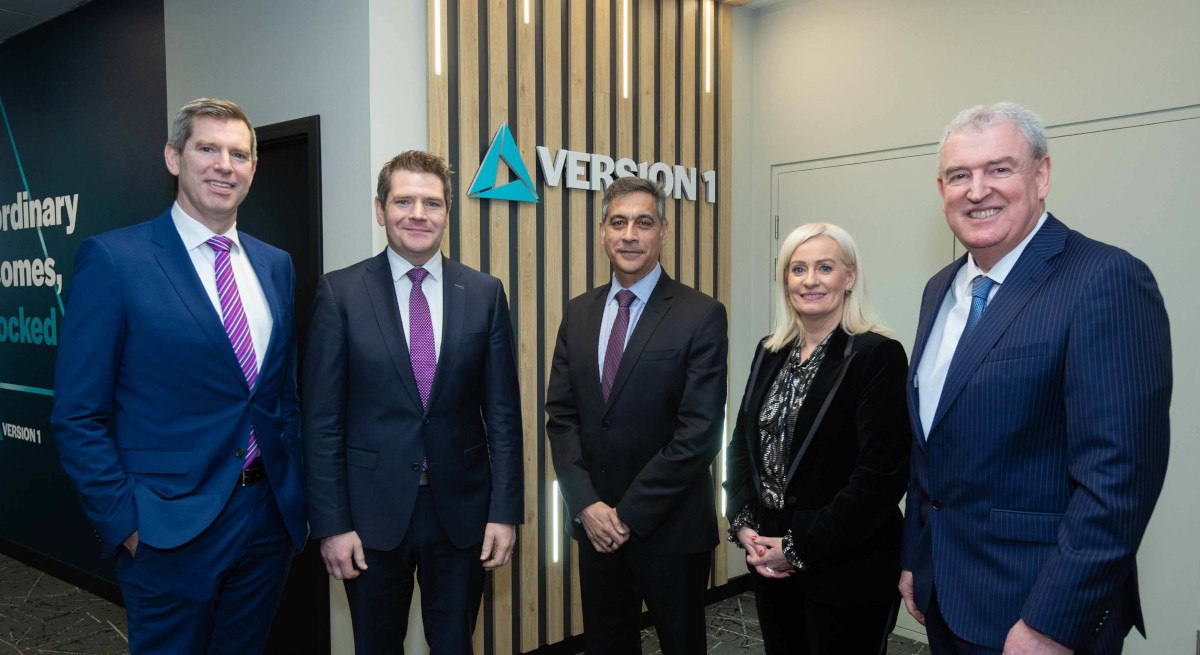 Versie 1 opent een nieuw hoofdkantoor in Dublin en voegt 250 lokale banen toe