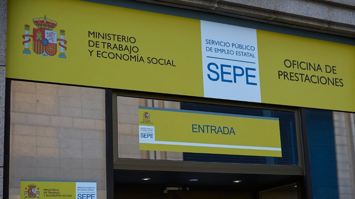 Werknemers die minimaal 90 dagen hebben bijgedragen, ontvangen een initiële subsidie ​​van 570 euro nadat ze hun baan hebben verloren