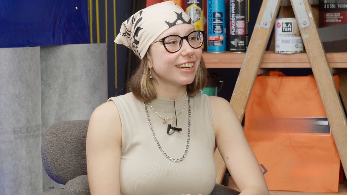 Yara, een 25-jarige gipsplatenmonteur: “De kinderen willen wel leren, degenen die geen les willen geven, zijn de rest”