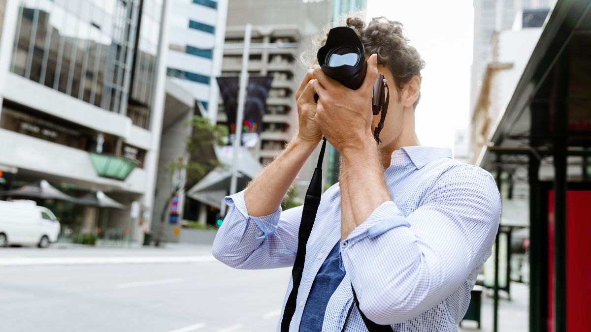 Ze compenseren een zieke werknemer met 3.000 euro voor het fotograferen van haar op haar balkon: de onderlinge verzekeringsmaatschappij gebruikte de foto's zodat ze haar geen volledig blijvend arbeidsongeschiktheidspensioen zouden geven