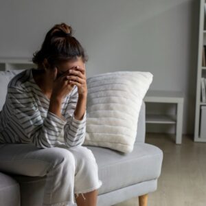 Ze verlaat haar baan bij het bedrijf na 8 jaar zonder ergens van te kunnen genieten: “Ik huilde op de bank en zei dat ik geen tijd had om me uitgeput te voelen”