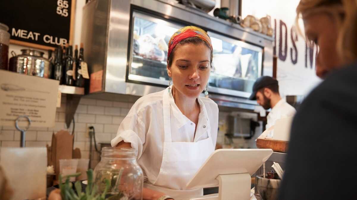 De aansluiting van zelfstandigen noteert de beste maart in 5 jaar, ondanks de stijging van de kosten