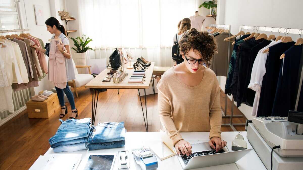 Sumar rondt een wet af die zelfstandigen verbiedt hun bedrijf op zondag te openen