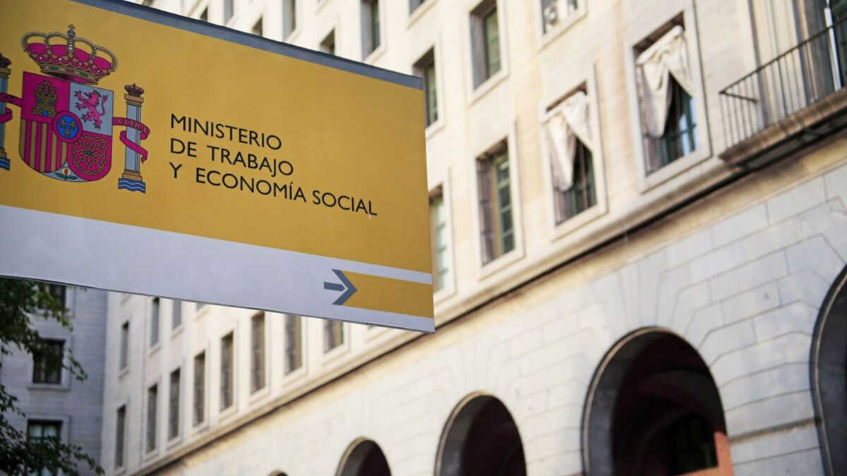 Zelfstandigen en kmo’s moeten sinds januari binnen enkele dagen de loonlijsten opnieuw invullen en de bijdragen corrigeren