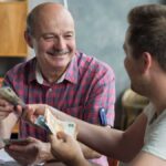 hoeveel wordt betaald volgens de autonome gemeenschap