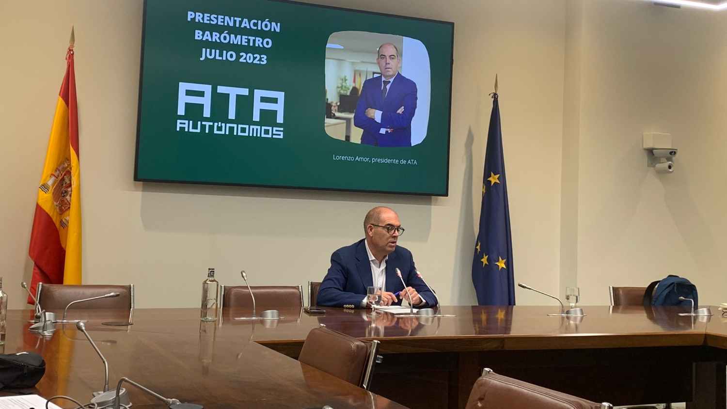 ATA Barometer: zelfstandigen zien btw-vrijstelling als urgent, betalen geen opzeggingsvergoeding en minder bureaucratie