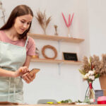 Het ministerie van Financiën houdt zelfstandigen die geld verdienen op netwerken nauwlettend in de gaten: het eist duizenden euro's aan bijdragen