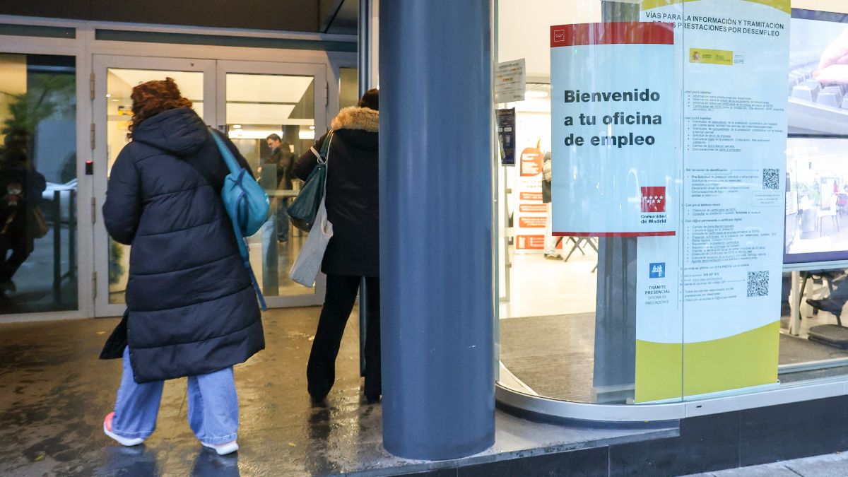 Een interim-vrouw wint de SEPE en moet haar salarisachterstand van meerdere jaren betalen voor het uitoefenen van functies van een hogere categorie