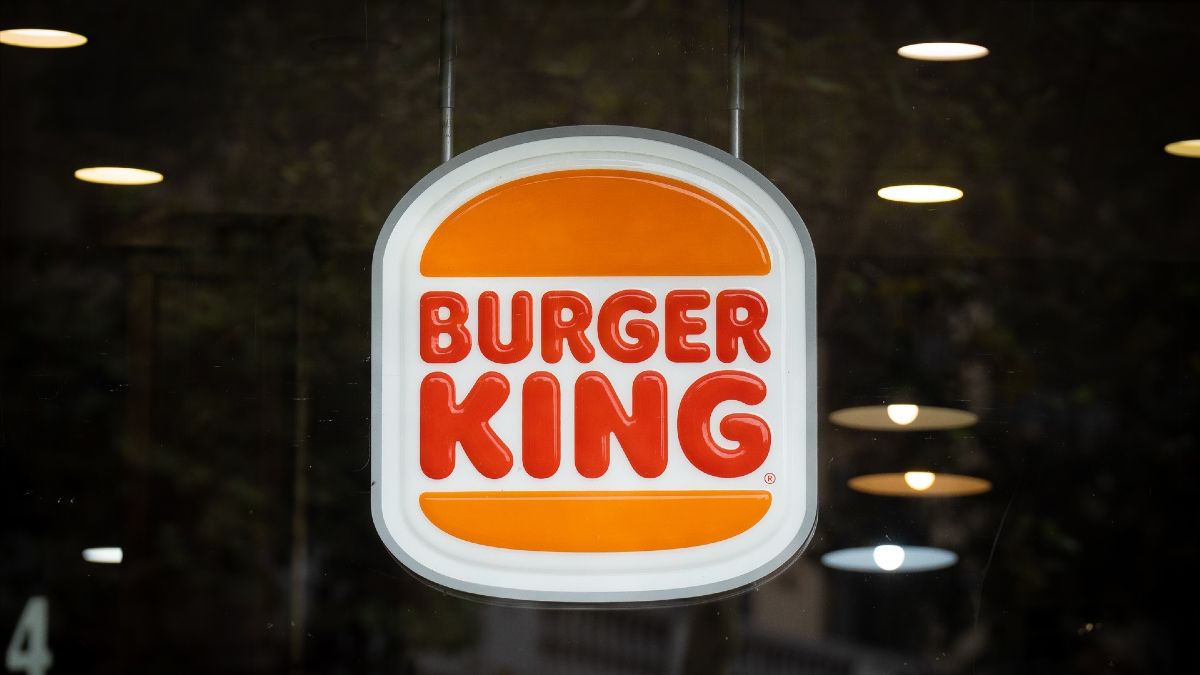 Het Hooggerechtshof dwingt Burger King om een ​​voordeel terug te geven aan zijn werknemers dat het bedrijf na de nieuwe overeenkomst heeft geschrapt: zij recupereren de dag van hun eigen bedrijf