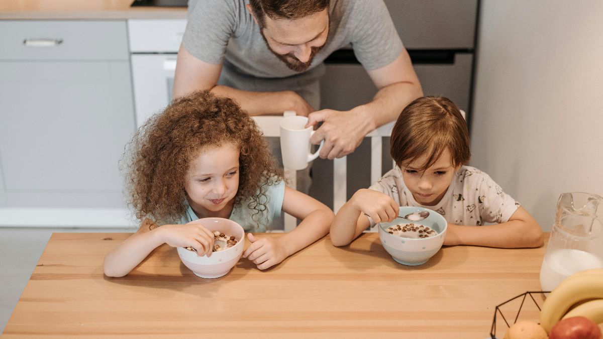 Het is officieel: werknemers met kinderen onder de 12 jaar kunnen telewerk of een roosterwijziging eisen zonder dat het bedrijf dit kan weigeren.