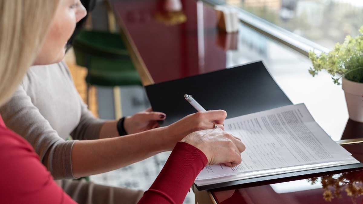 Vakbonden vragen om het gebruik van deeltijdcontracten in het MKB te beperken en meer te betalen voor ontslag