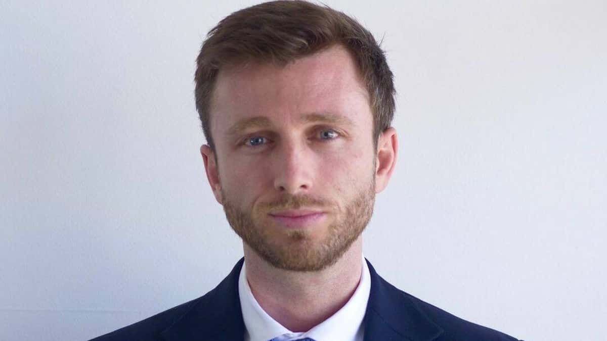 Víctor Arpa, arbeidsjurist: “Als je ziek bent, zijn er vijf dingen waar je op moet letten bij de onderlinge verzekeraar”