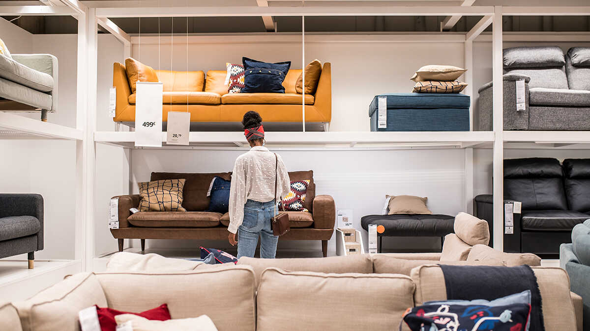 Zelfstandigen moeten straks nieuwe afvalheffingen betalen voor de verkoop van kleding, schoenen of meubels