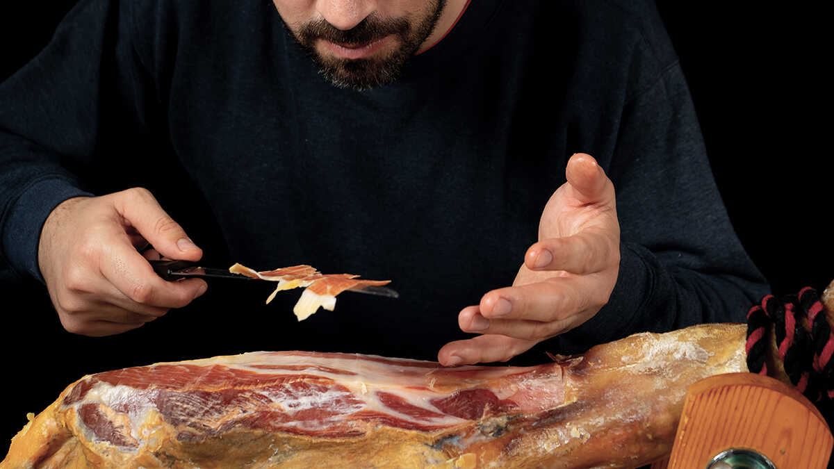Zelfstandigen die ham, kaas of Iberische producten verkopen, krijgen een eigen beurs om de omzet in hun winkels te verbeteren