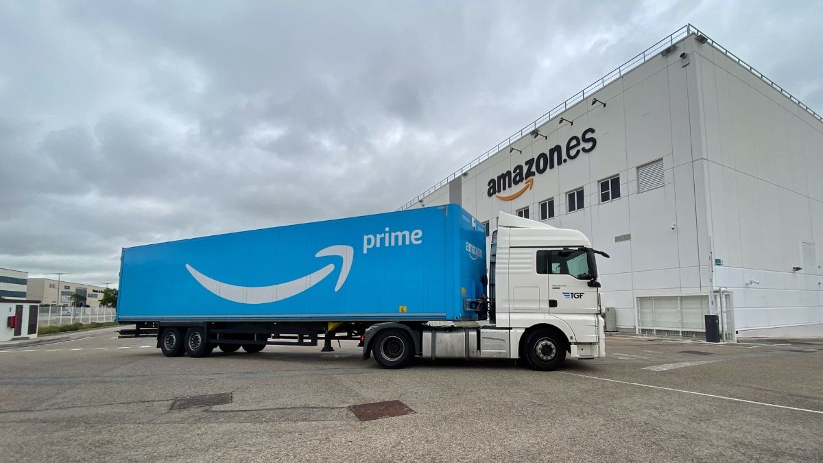 Nico (58 jaar), zelfstandig vrachtwagenchauffeur die voor Amazon werkt: "Ik wil niet met pensioen, dit is een droom"