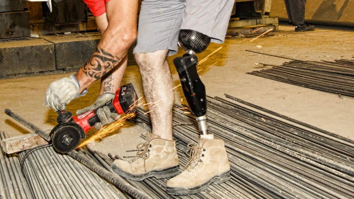 Aanpassing van de baan na blijvende arbeidsongeschiktheid: wanneer het pensioen wordt gehandhaafd, wanneer het wordt opgeschort en welke verplichtingen de onderneming heeft