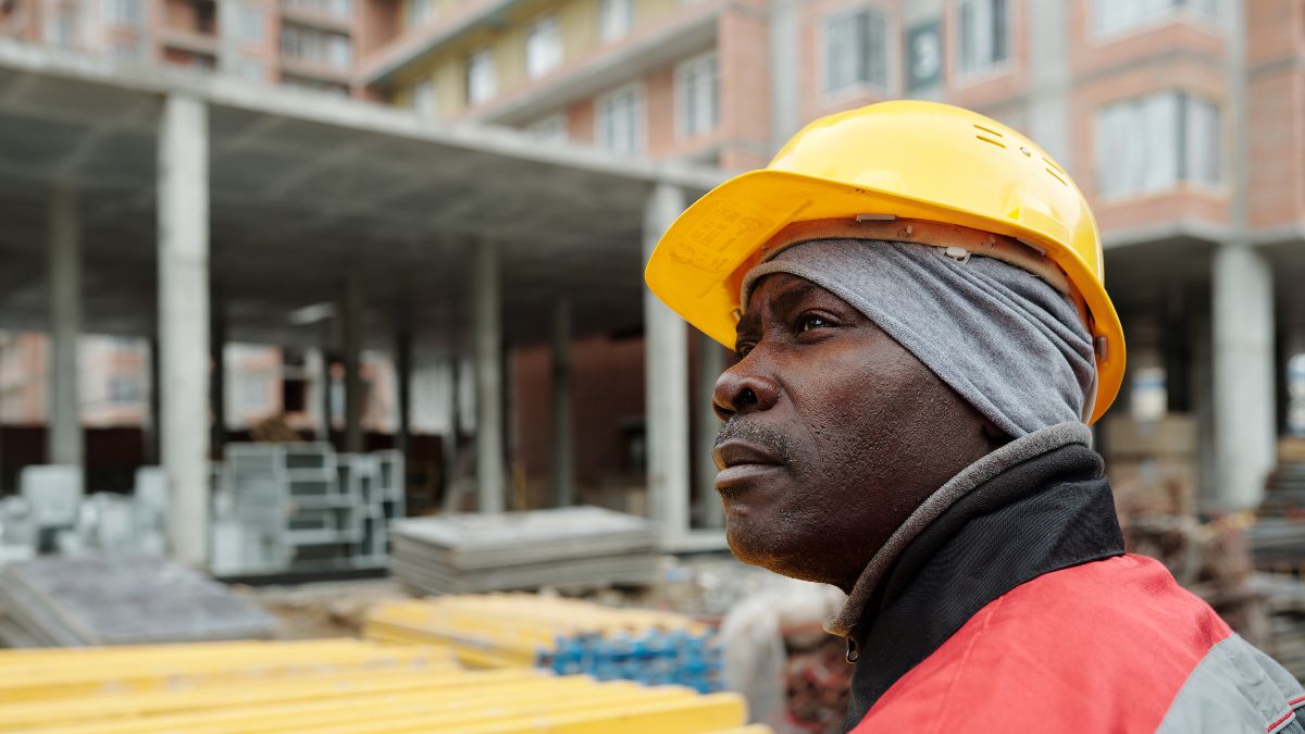 Adama Faye, Senegalese zakenman: “Laat ze met een contract komen en niet op een boot, er vallen al veel doden op zee”