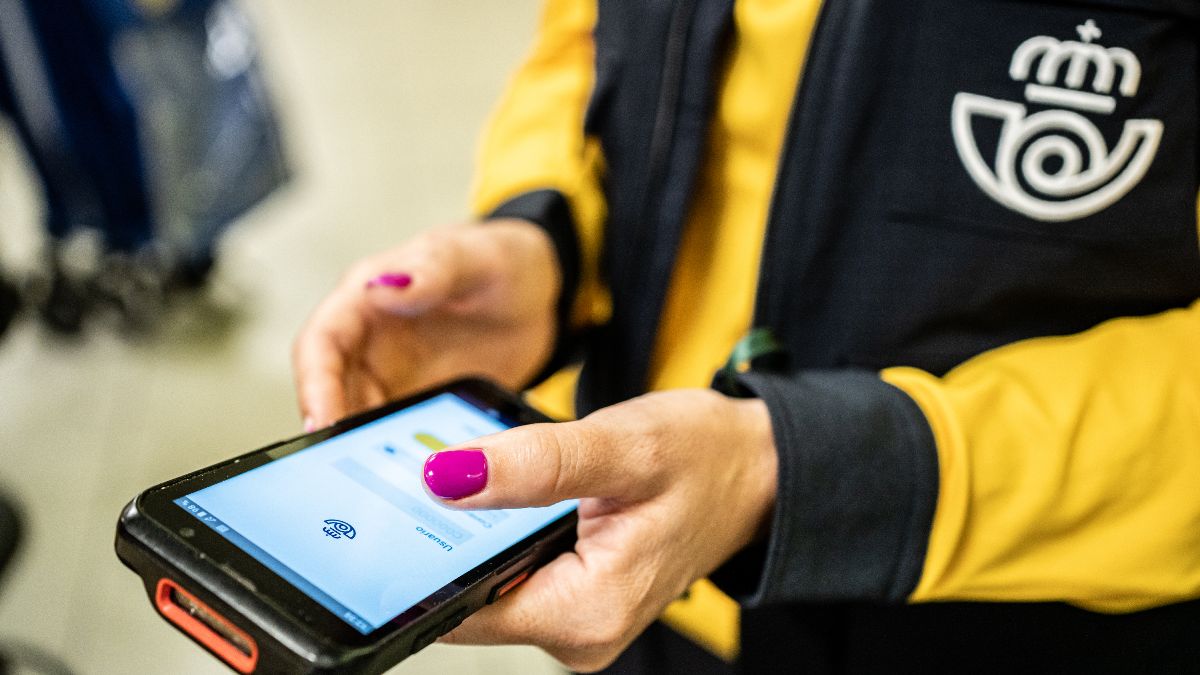 Correos ontslaat een arbeider die 37,60 euro aan wisselgeld van een cliënt achterhield: Justitie vindt dat terecht