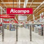 Een beveiligingschef die voor Alcampo werkte, werd ontslagen omdat hij de prijs van verschillende flessen wijn bij de zelfscankassa had gemanipuleerd: het is passend