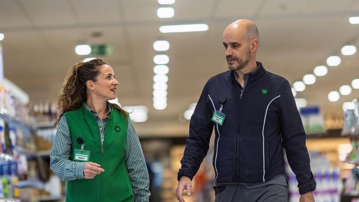 Mercadona bevestigt 320 vacatures om in zijn supermarkten te werken met een salaris tot 2.346 euro en zonder studie of ervaring