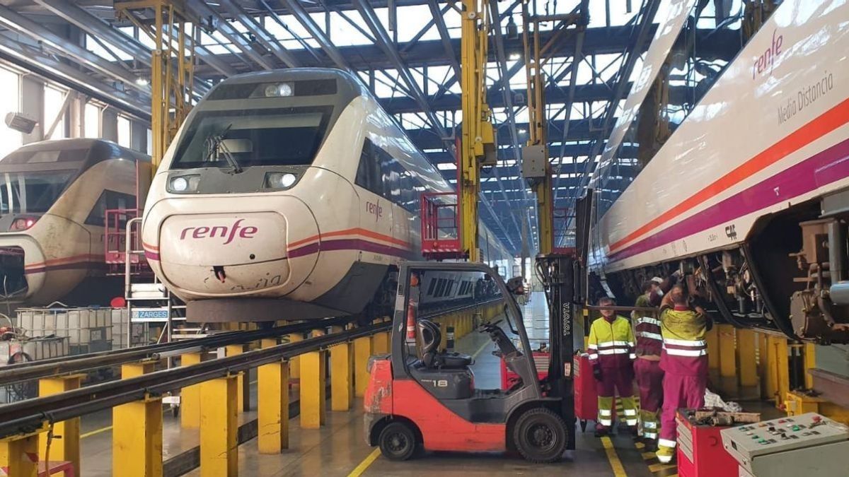 Renfe zoekt personeel voor verschillende secties en het is niet nodig om een ​​oppositie te bestuderen